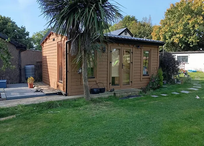 Adventure Cabin Retreat \'The Cabanne\' No Shower